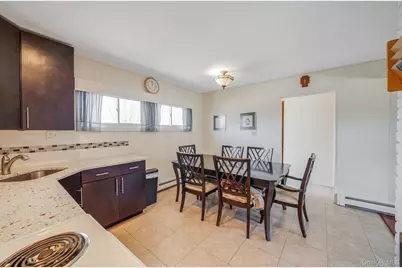 7 Woodpecker Lane, Levittown, NY 11756 - Photo 6