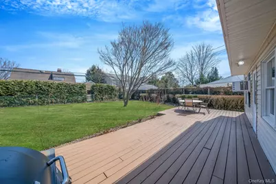 7 Woodpecker Lane, Levittown, NY 11756 - Photo 28