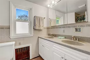 892 Bryant Ave, New Hyde Park, NY 11040 - Photo 18