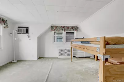 892 Bryant Avenue, New Hyde Park, NY 11040 - Photo 16