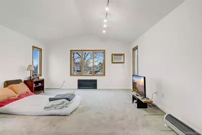 892 Bryant Avenue, New Hyde Park, NY 11040 - Photo 22