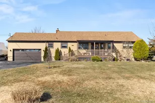 7 Montgomery Ln, Bay Shore, NY 11706 - Photo 2