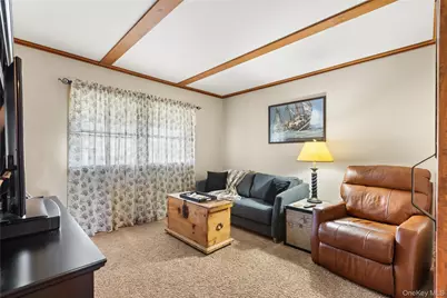 7 Montgomery Lane, Bay Shore, NY 11706 - Photo 18