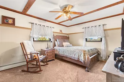 7 Montgomery Lane, Bay Shore, NY 11706 - Photo 16