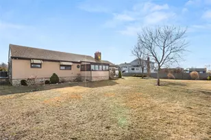 7 Montgomery Ln, Bay Shore, NY 11706 - Photo 24