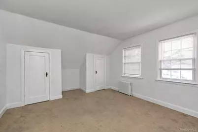 81 Stuart Street, Lynbrook, NY 11563 - Photo 18