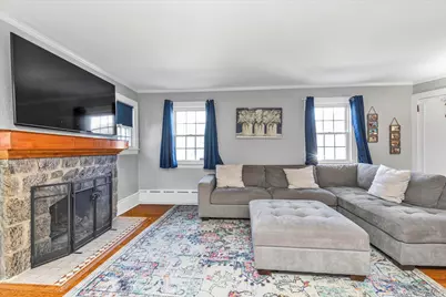 81 Stuart Street, Lynbrook, NY 11563 - Photo 2