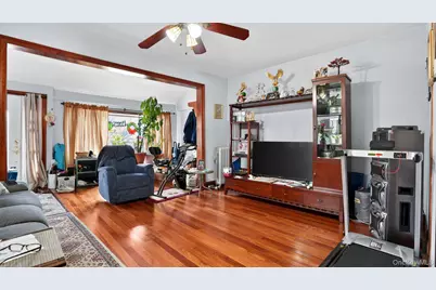 9429 Park Lane S, Woodhaven, NY 11421 - Photo 4