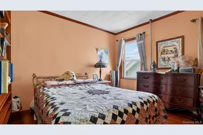 9429 Park Lane S, Woodhaven, NY 11421 - Photo 14