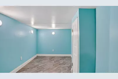 9429 Park Lane S, Woodhaven, NY 11421 - Photo 20