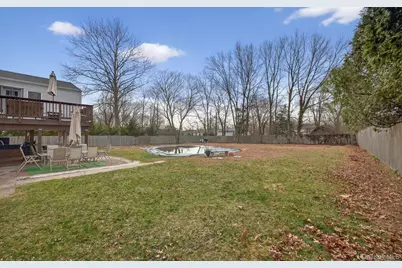 372 Clay Pitts Road, East Northport, NY 11731 - Photo 28