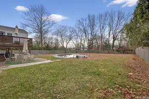 372 Clay Pitts Rd, East Northport, NY 11731 - Photo 28