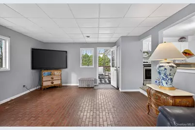 372 Clay Pitts Road, East Northport, NY 11731 - Photo 16