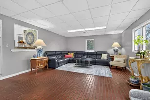 372 Clay Pitts Rd, East Northport, NY 11731 - Photo 14