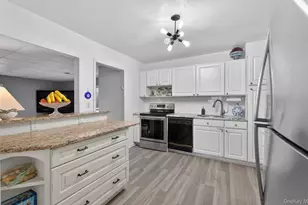 372 Clay Pitts Rd, East Northport, NY 11731 - Photo 10