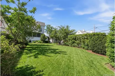 343 Nassau Boulevard, New Hyde Park, NY 11040 - Photo 20