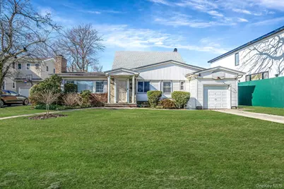 85-26 Palo Alto Street, Hollis, NY 11423 - Photo 2