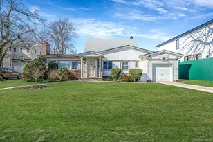 85-26 Palo Alto St, Hollis, NY 11423 - Photo 2