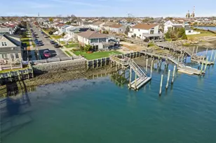 255 Delaware Ave, Island Park, NY 11558 - Photo 24