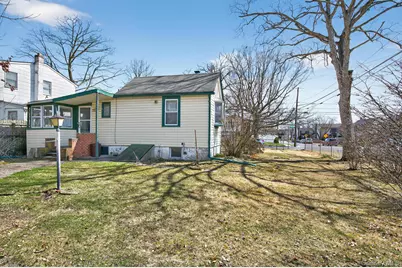 2003 Park Avenue, East Meadow, NY 11554 - Photo 24