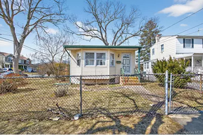 2003 Park Avenue, East Meadow, NY 11554 - Photo 22