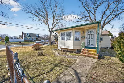 2003 Park Avenue, East Meadow, NY 11554 - Photo 2