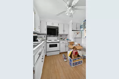 2003 Park Avenue, East Meadow, NY 11554 - Photo 12