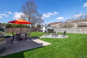 15 Loughlin Dr, Shirley, NY 11967 - Photo 24