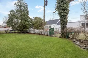 124 Greystone Rd, Rockville Centre, NY 11570 - Photo 22