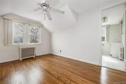 124 Greystone Road, Rockville Centre, NY 11570 - Photo 18