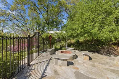 33 Greenbriar Drive, Chappaqua, NY 10514 - Photo 32