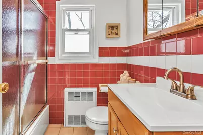 1844 Old Mill Road, Merrick, NY 11566 - Photo 18