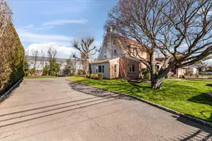 348 Mulry Ln, Lawrence, NY 11559 - Photo 22