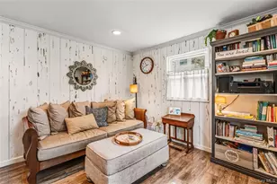 31 Munson Ct, Melville, NY 11747 - Photo 26