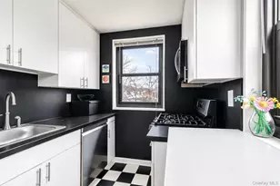 158-22 16th Ave, Whitestone, NY 11357 - Photo 12