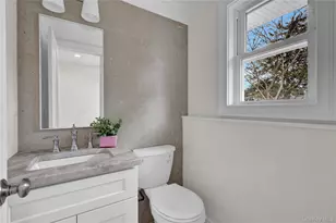 10 Poet Ln, Greenlawn, NY 11740 - Photo 18