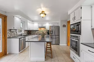 4 Stonewall Farm Rd, Mahopac, NY 10541 - Photo 2