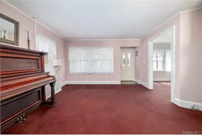 65 Jarvis Place, Lynbrook, NY 11563 - Photo 6