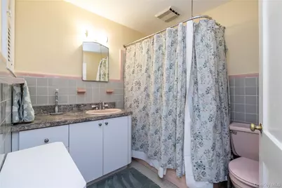 65 Jarvis Place, Lynbrook, NY 11563 - Photo 18