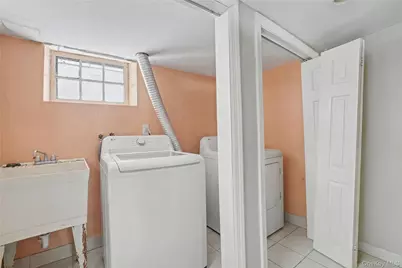 77 Robertson Avenue, White Plains, NY 10606 - Photo 32