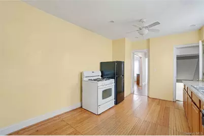 77 Robertson Avenue, White Plains, NY 10606 - Photo 8