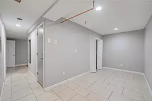 77 Robertson Ave, White Plains, NY 10606 - Photo 28