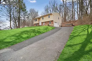 28 Olympus Rd, Highland Mills, NY 10930 - Photo 2