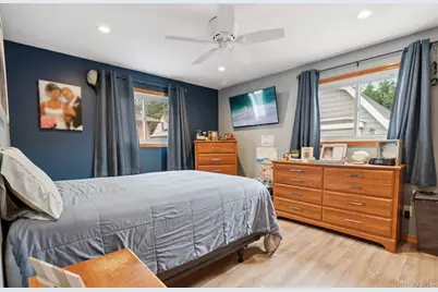 295 Silver Street, West Babylon, NY 11704 - Photo 12