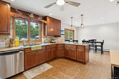 295 Silver Street, West Babylon, NY 11704 - Photo 6