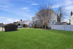 2 Squirrel Dr, East Rockaway, NY 11518 - Photo 2