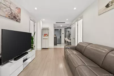 4162 Bowne Street #5A, Flushing, NY 11355 - Photo 6