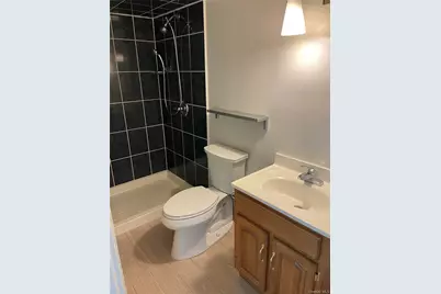 8 Cameron Lane, Valley Stream, NY 11581 - Photo 20