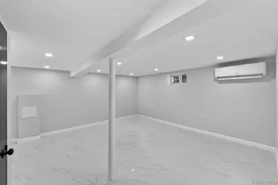 19450 Murdock Avenue, Saint Albans, NY 11412 - Photo 12