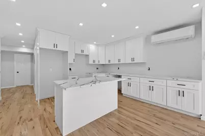 19450 Murdock Avenue, Saint Albans, NY 11412 - Photo 4